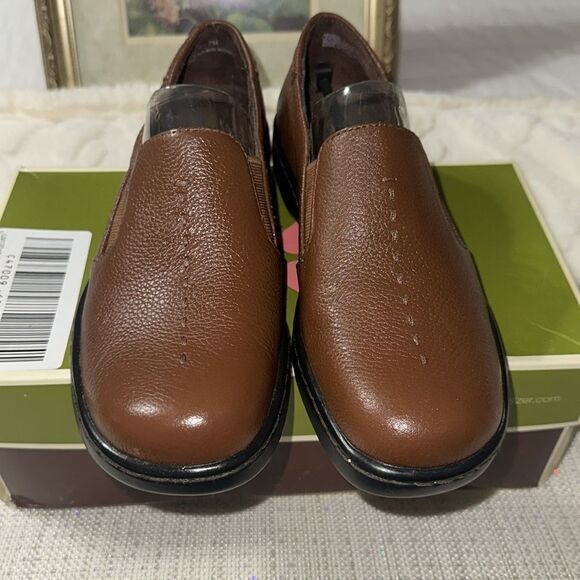 Naturalizer 7M Music Slip On Brown Leather Shoes - Picture 3 of 10